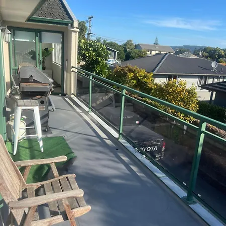 Sunny & Large House Across From The Beach Mount Maunganui Exterior photo